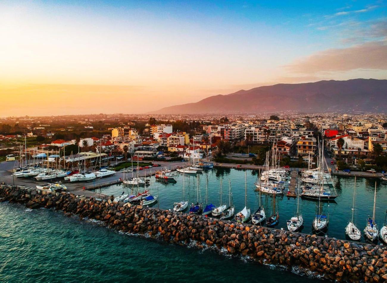 Kalamata'S Sunny Retreat Near The Historic Center Екстер'єр фото