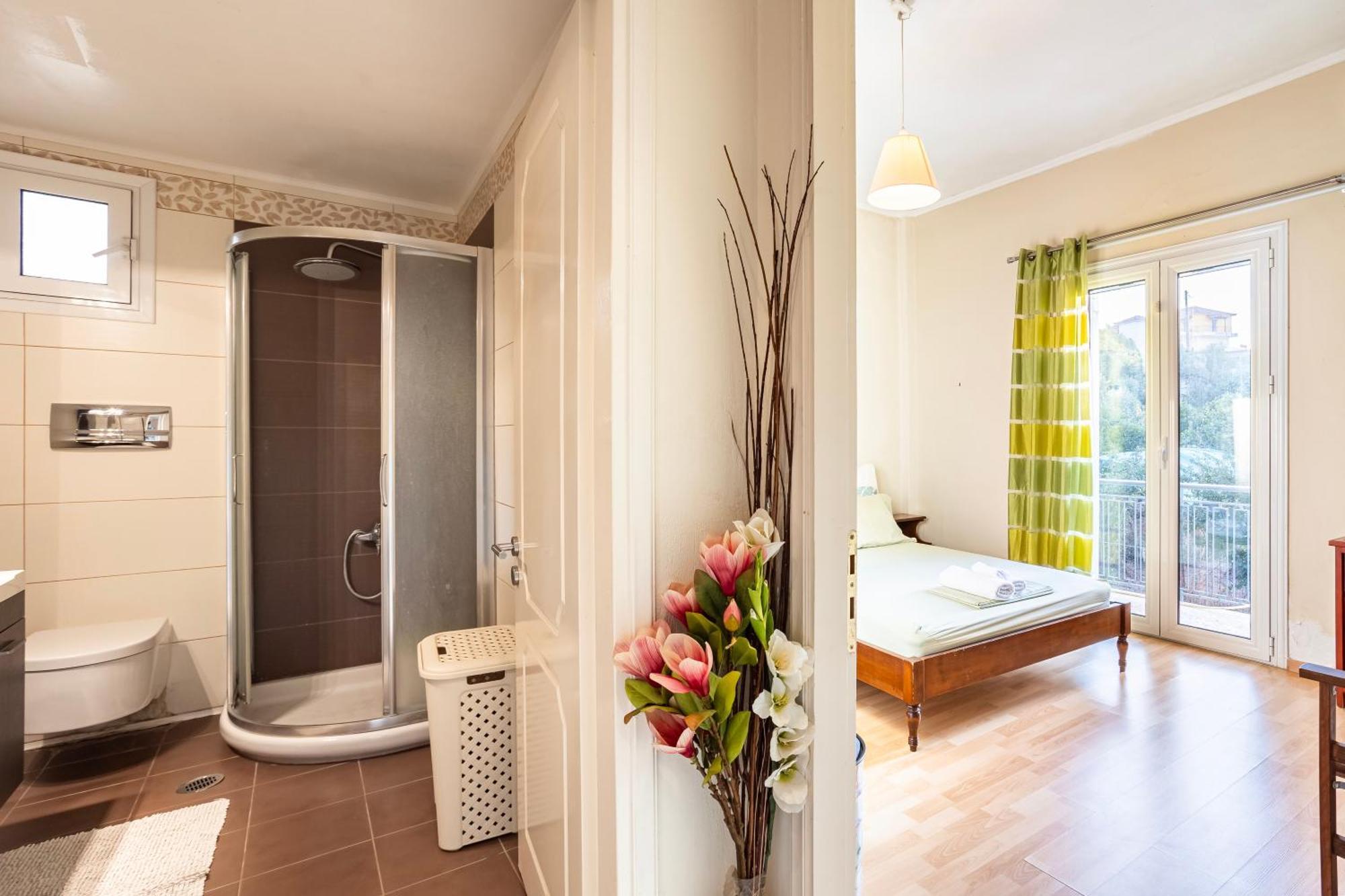 Kalamata'S Sunny Retreat Near The Historic Center Екстер'єр фото