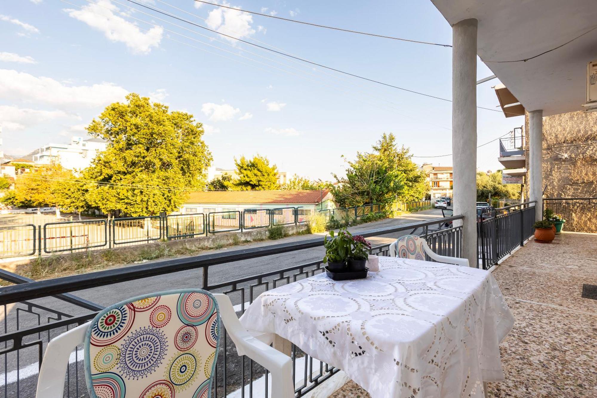 Kalamata'S Sunny Retreat Near The Historic Center Екстер'єр фото